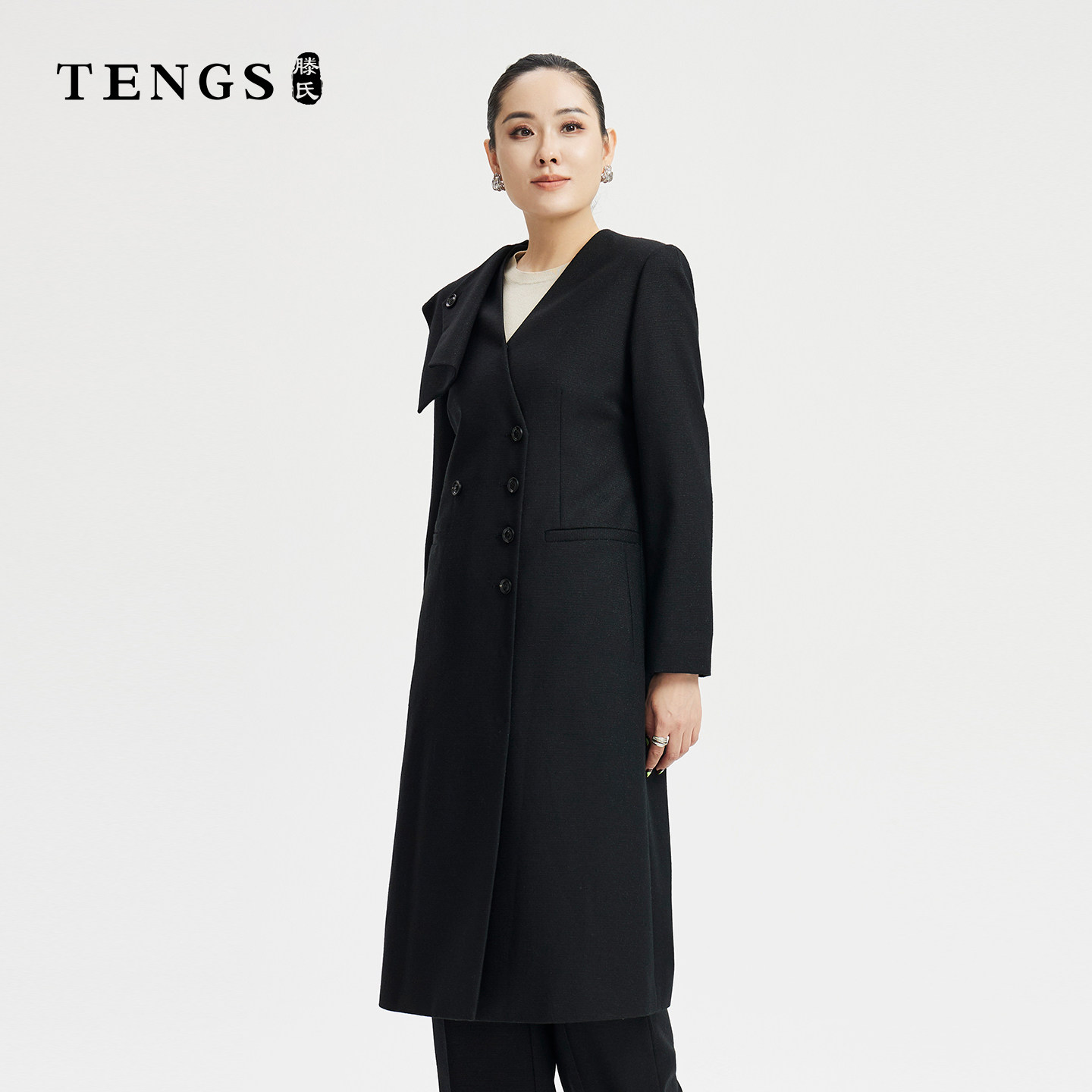 TENGS滕氏女装秋冬新款长款修身V领风衣连衣裙浮水设计通勤百搭