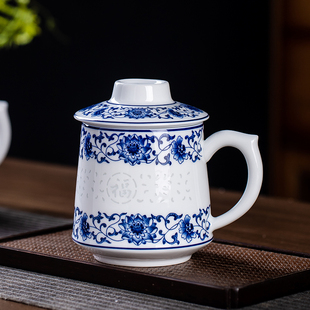 景德镇高白瓷青花玲珑釉下彩陶瓷水杯家用带盖茶漏茶杯马克杯办公