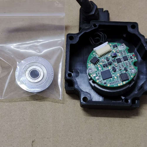 议价编码器EA33B20H5M1,内孔尺寸6mm。功能正常,