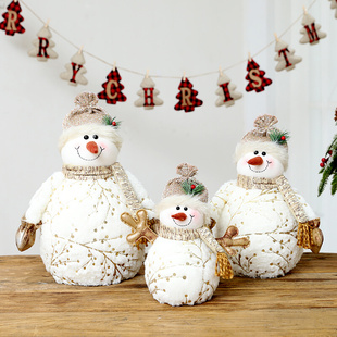 圣诞节装 饰 饰品北欧风白色圣诞公仔麋鹿礼包场景布置堆头圣诞树装