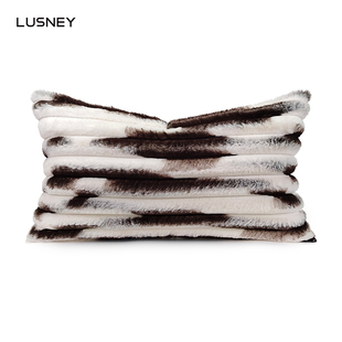 高档腰枕轻奢样板间抱枕沙发客厅白咖H花纹条状棉毛定制床头靠枕