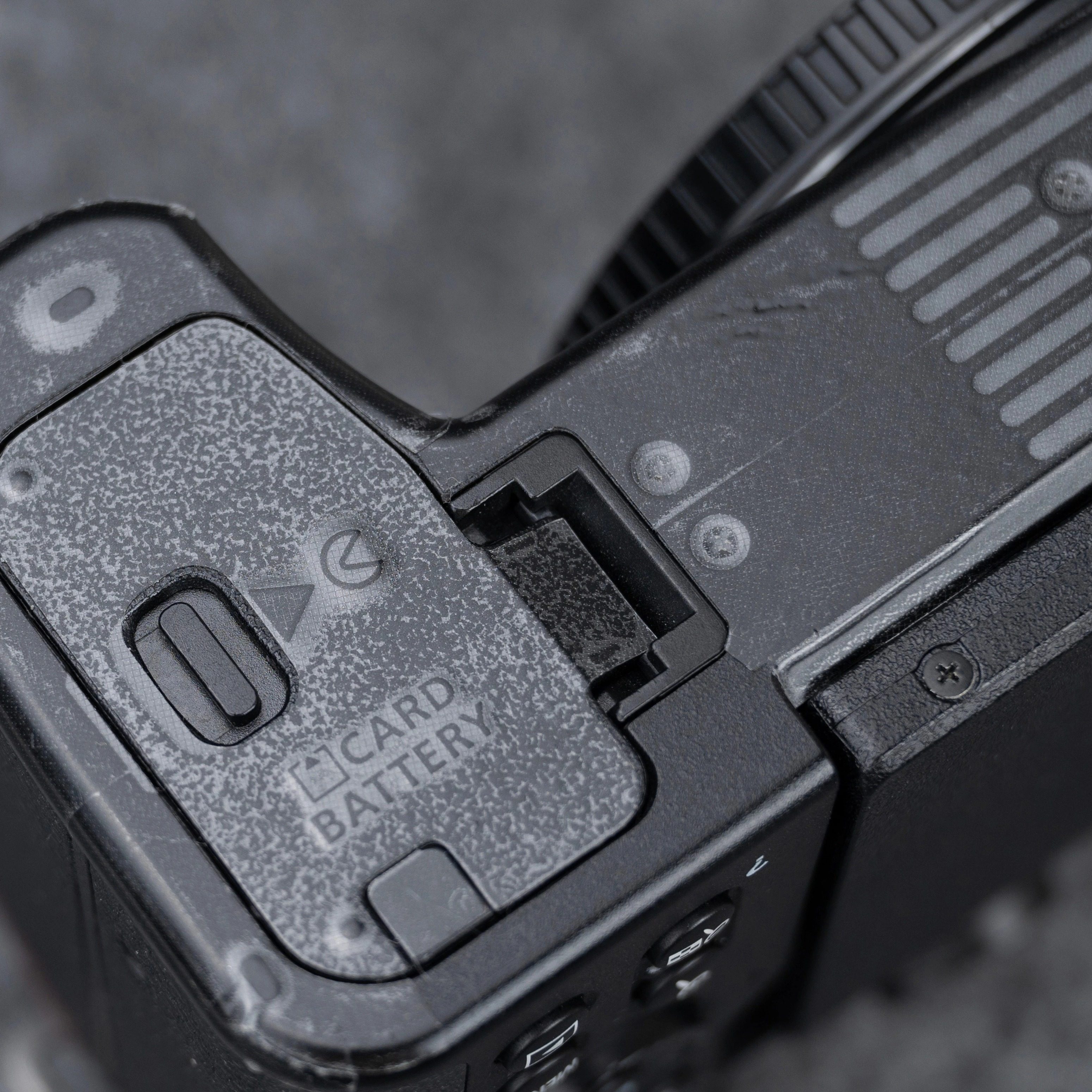 透明膜实拍展示，不建议黑色机子贴，会有小气泡，下拉详情页查看更多