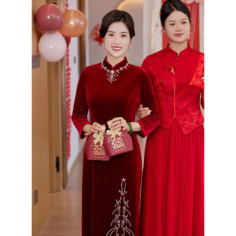 金陵~~高贵婚礼喜婆婆婚宴礼服妈妈新中式冬季结婚婚宴Z装丝绒旗