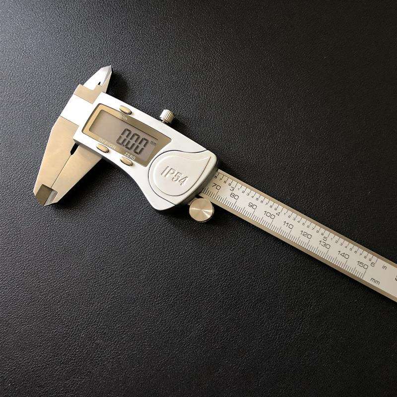 IP54型电子数显游标卡尺金属壳0-150mm工业级防潮防尘厂家OEM