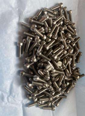 高品质 头部带孔保险孔的圆柱头螺钉 HB1-203F-2002 M2.5*8