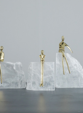 北欧轻奢小铜人水l晶石摆件样板间创意工艺酒柜玄关家居装饰品