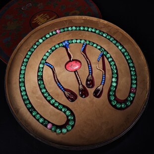 古玩珍品旧藏收珍贵清代翠玉朝珠一条配老刺N绣盒子收藏品送礼佳