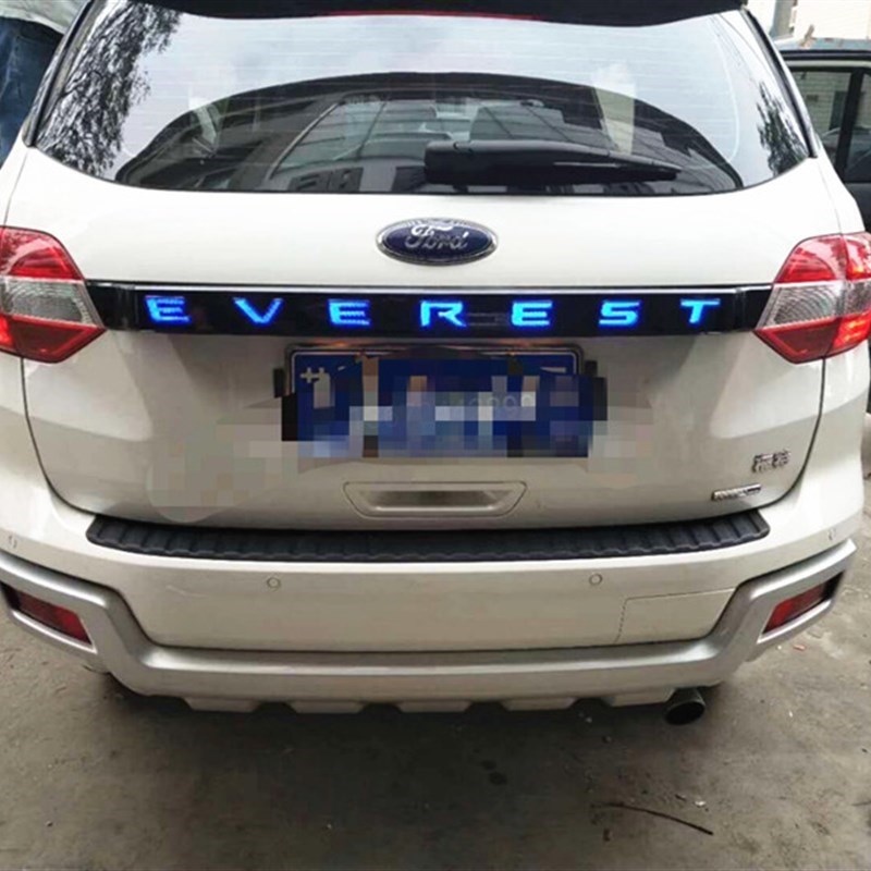 适用撼路者d越野改装p尾门后饰条字母带刹车灯日行灯后尾半月贯穿