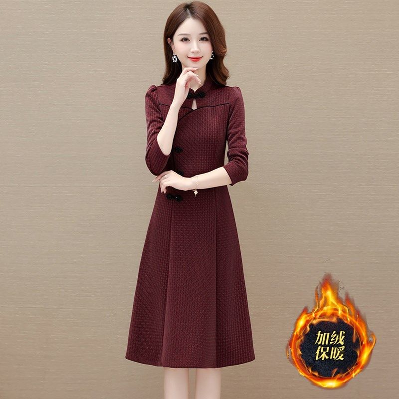 新品时尚气质镂空改良旗袍连衣裙女2025秋冬新款修身加.厚保暖妈