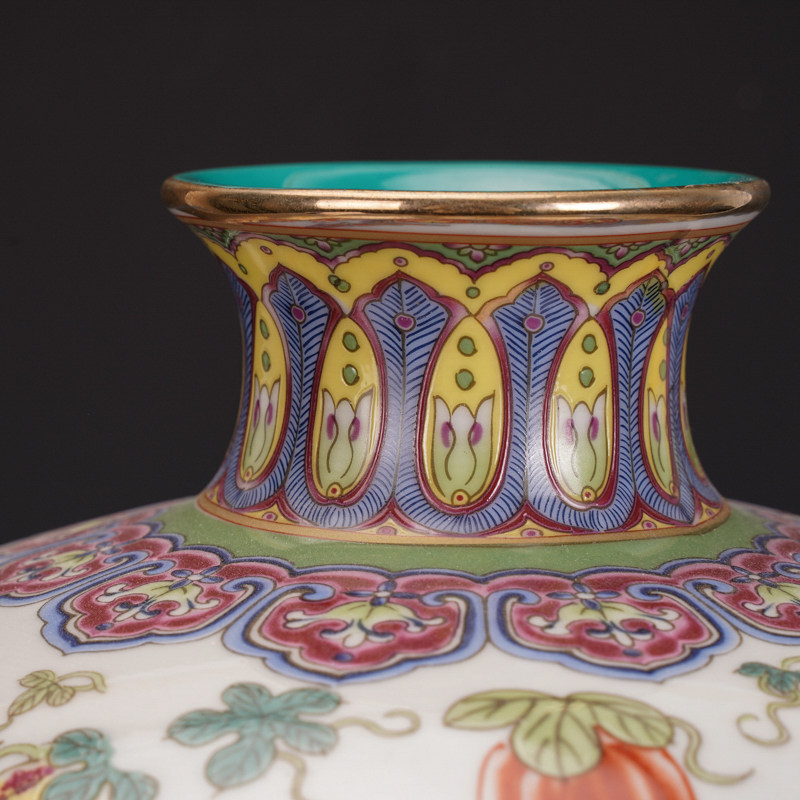 清干隆瓷器粉彩瓜果纹s梅瓶古董古玩明清老瓷器旧货老货收藏品