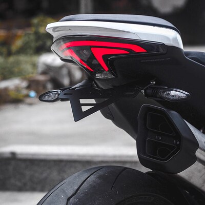 适用于春风800NK 400nk 短尾改装件短尾牌照架车牌V支架摩托车配