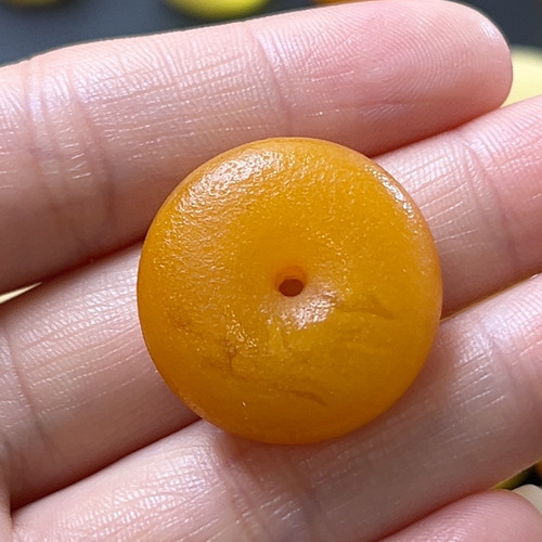 卡25+！橘皮蜜蜡妖花大平安扣吊坠