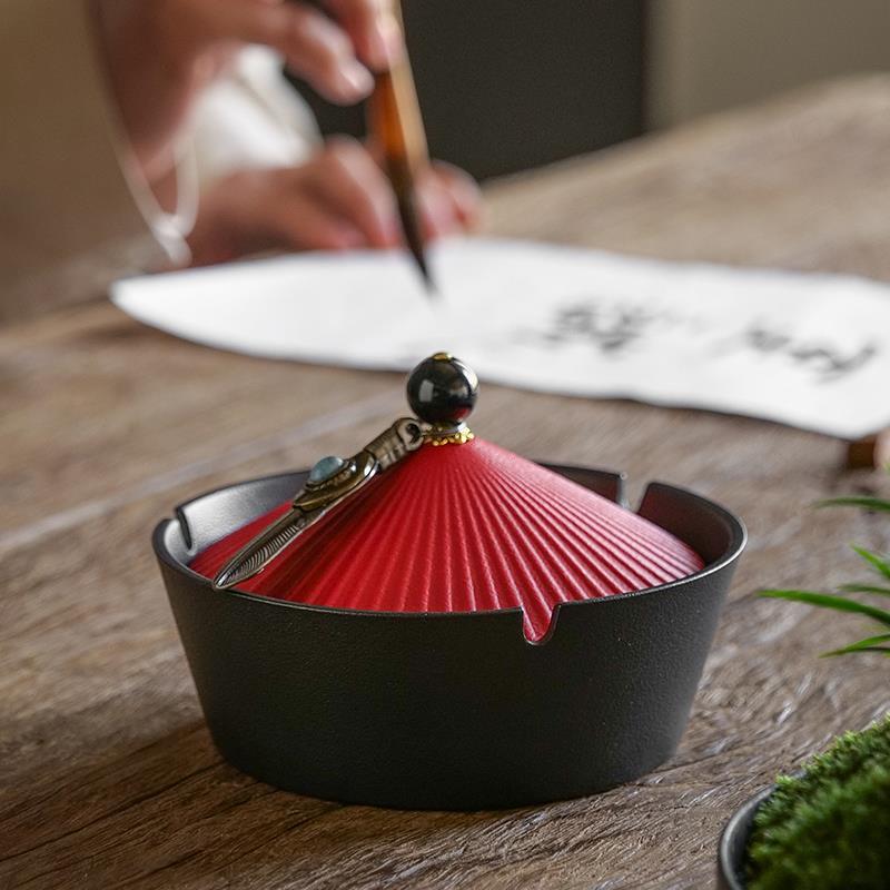 陶瓷一品鸿运当头官帽烟灰缸复古防飞灰创意个性家用轻奢时尚潮流