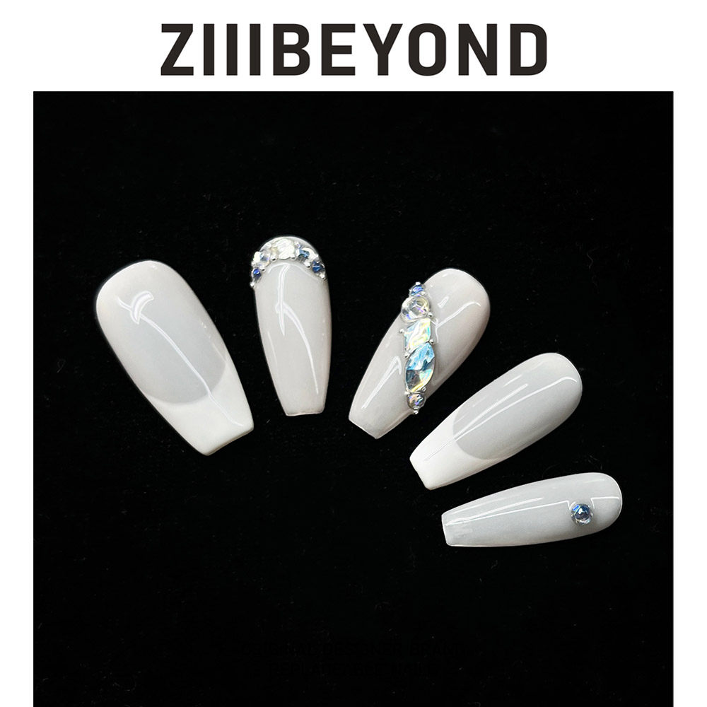 再变 白月光美甲纯手工穿戴甲法式显白闪钻高雅美甲中梯ZB69