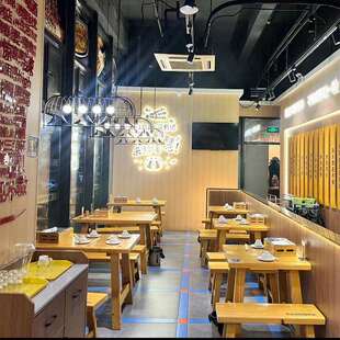 新中式木屋烧烤店桌椅组合商场实木日料寿司清吧火锅店长方桌板凳