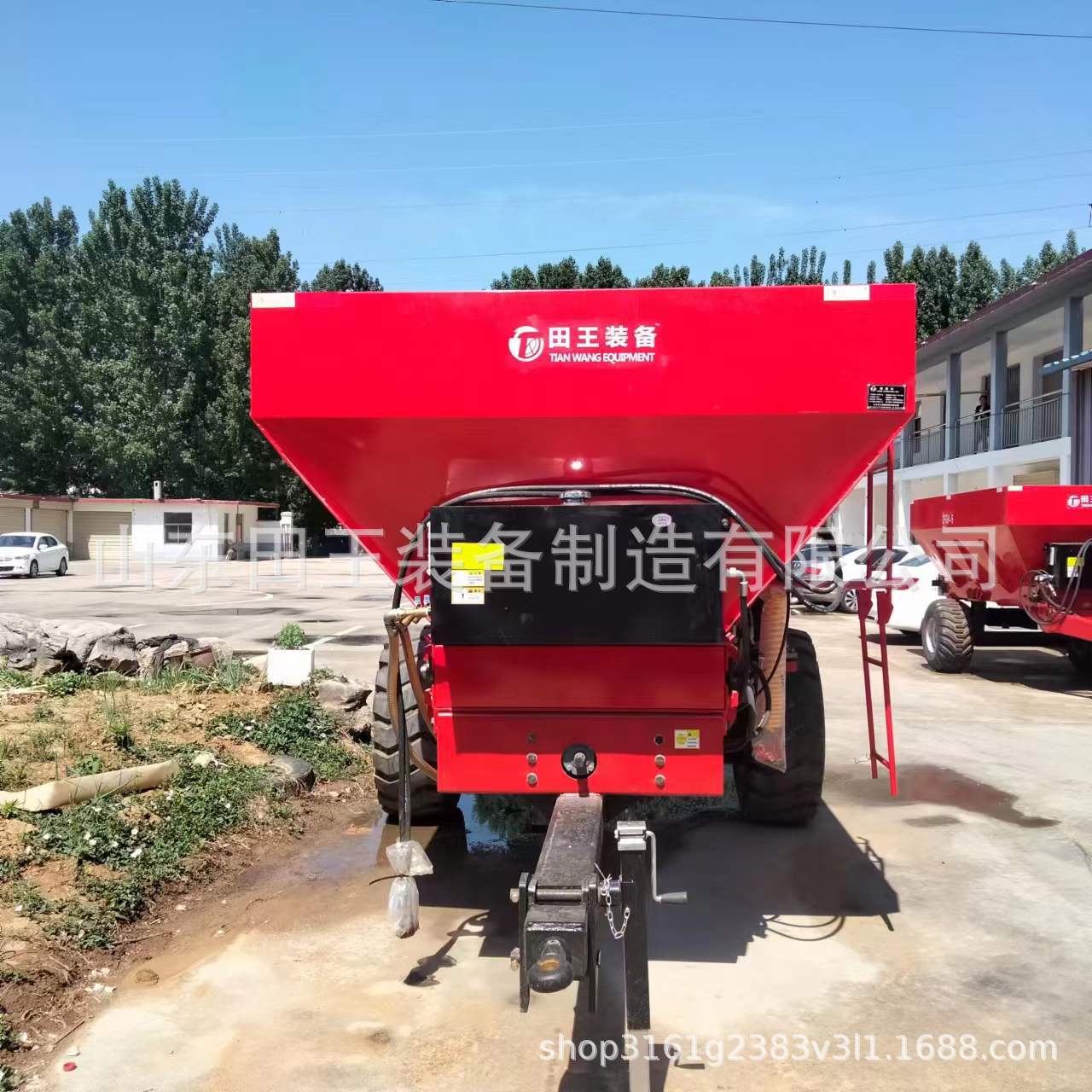 牵引式农用撒粪车全自动撒粪机粉剂颗粒大面积抛粪机农用撒肥机