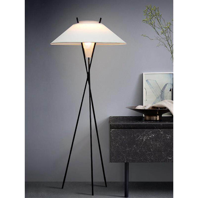 vintage意大利设计师三角落地灯客厅诧寂风样板间卧室钢琴落地灯