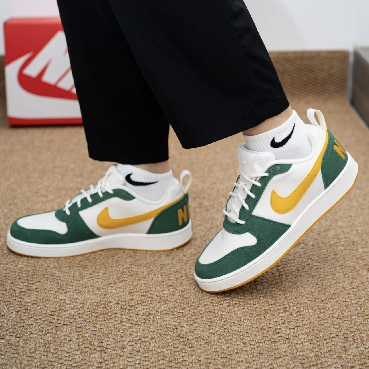 NIKE耐克Court板鞋防滑百搭小板鞋轻便运动鞋低帮休闲板鞋844881