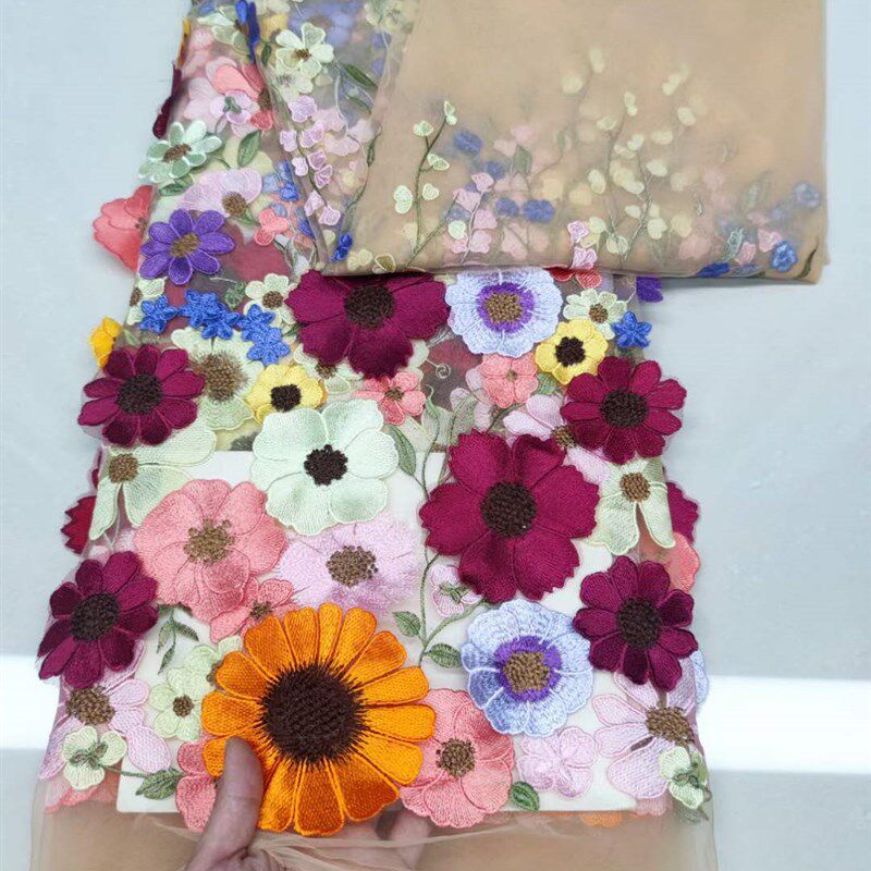 礼服时尚绣花面料 单侧花位布贴立体多色M机绣 洋装舞台服面料