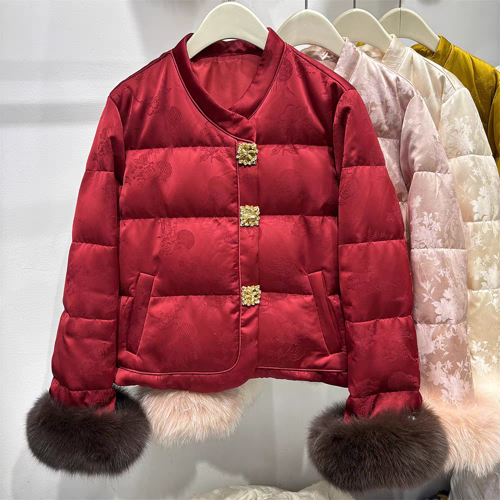 新中式2025冬季保暖时尚钻石扣暗花国风年货战袍羽绒棉外套