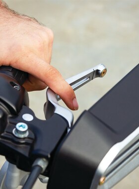 Kuryakyn哈雷用XL883黑色菱格离合手柄 12O00戴纳软尾镂空刹车牛