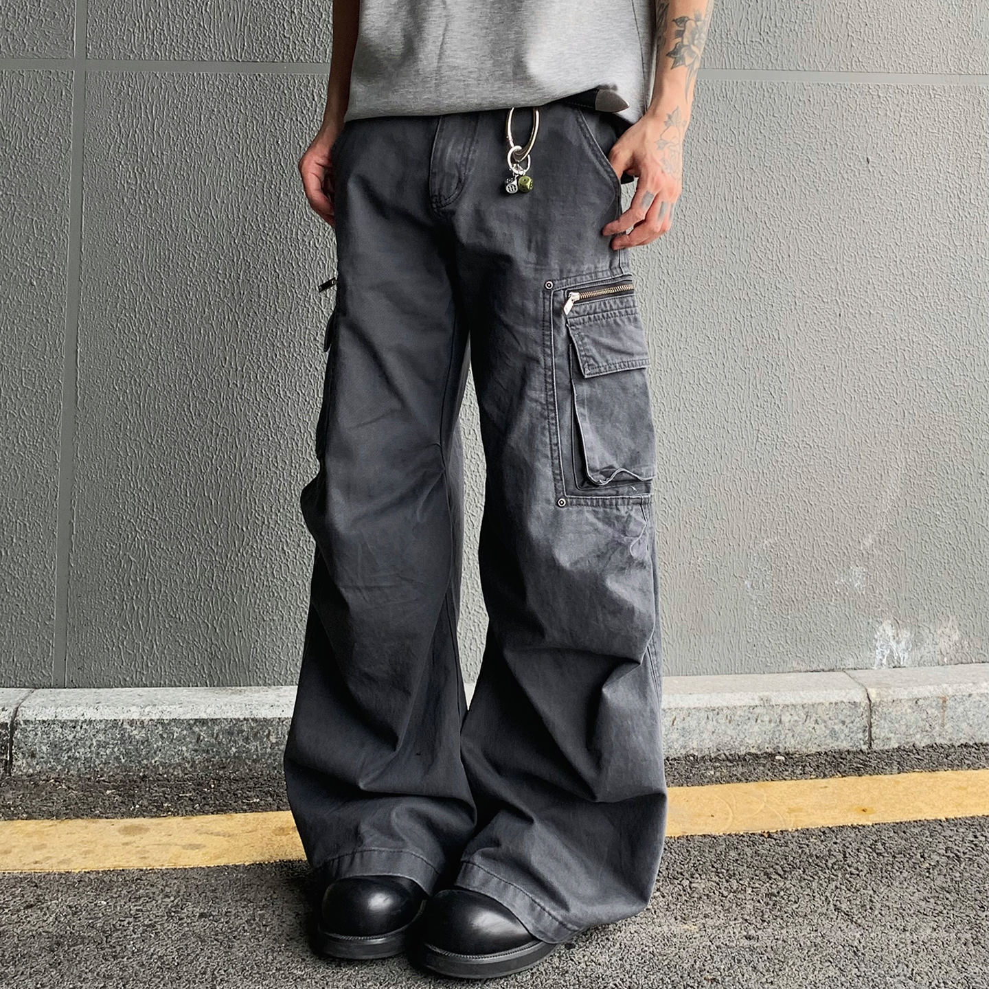 高街褶皱多口袋做旧阔腿工装裤