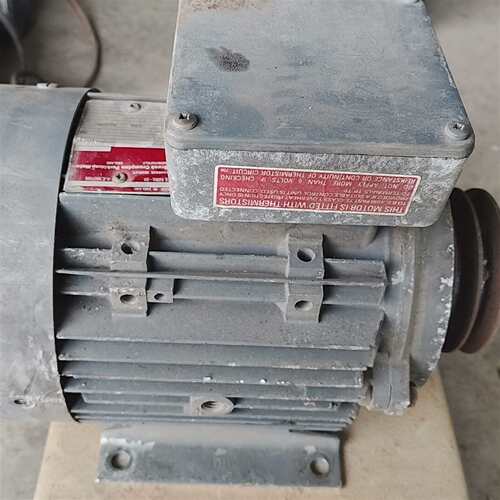 可维修MADE IN电机两个英国进口，功率4KW 议价