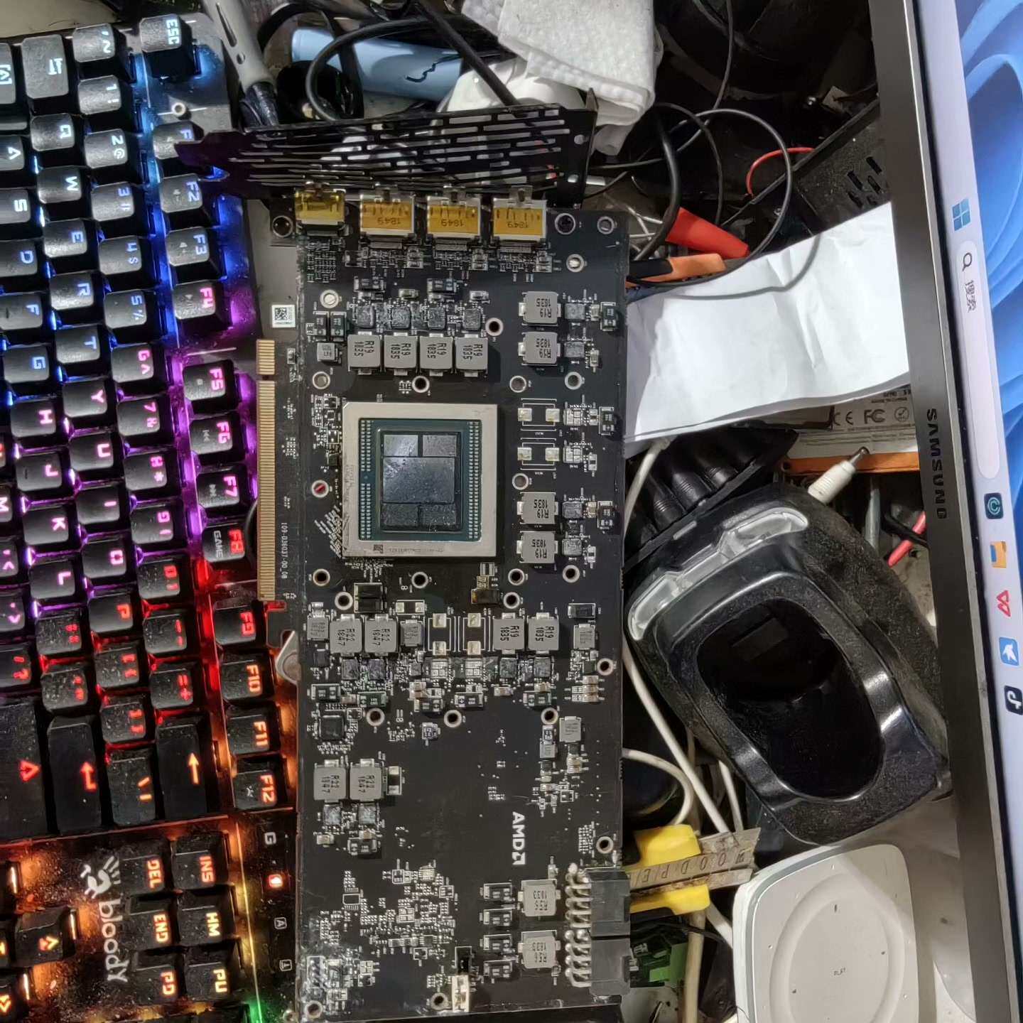 可维修amd vega64显卡  crossfire 银风配件处议价
