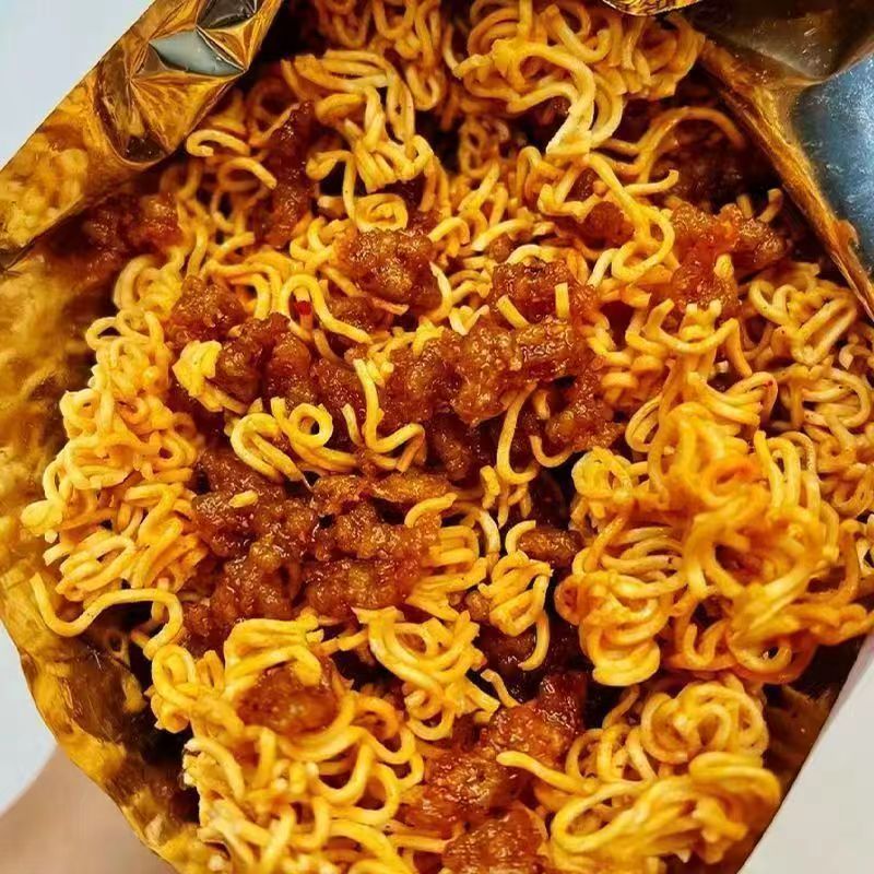 辣条干脆面方便面整箱沙嗲解馋小零食香脆面点心火鸡面袋装小吃
