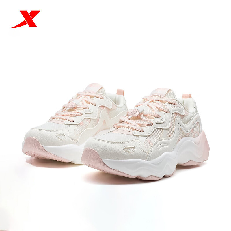 特步女鞋休闲鞋雪糕鞋运动鞋2025夏季新款网面老爹鞋975218320025