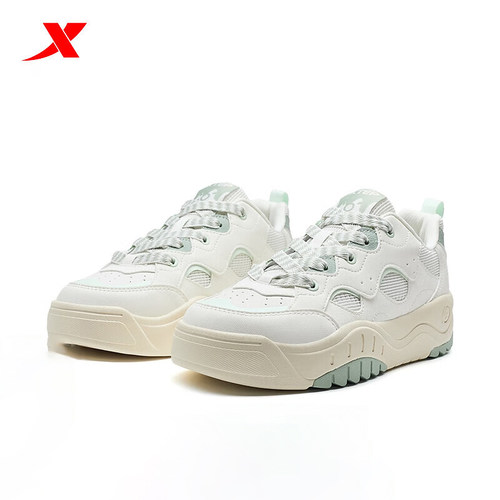 特步女鞋板鞋2025夏季新款低帮街头休闲鞋轻便运动鞋975218310025