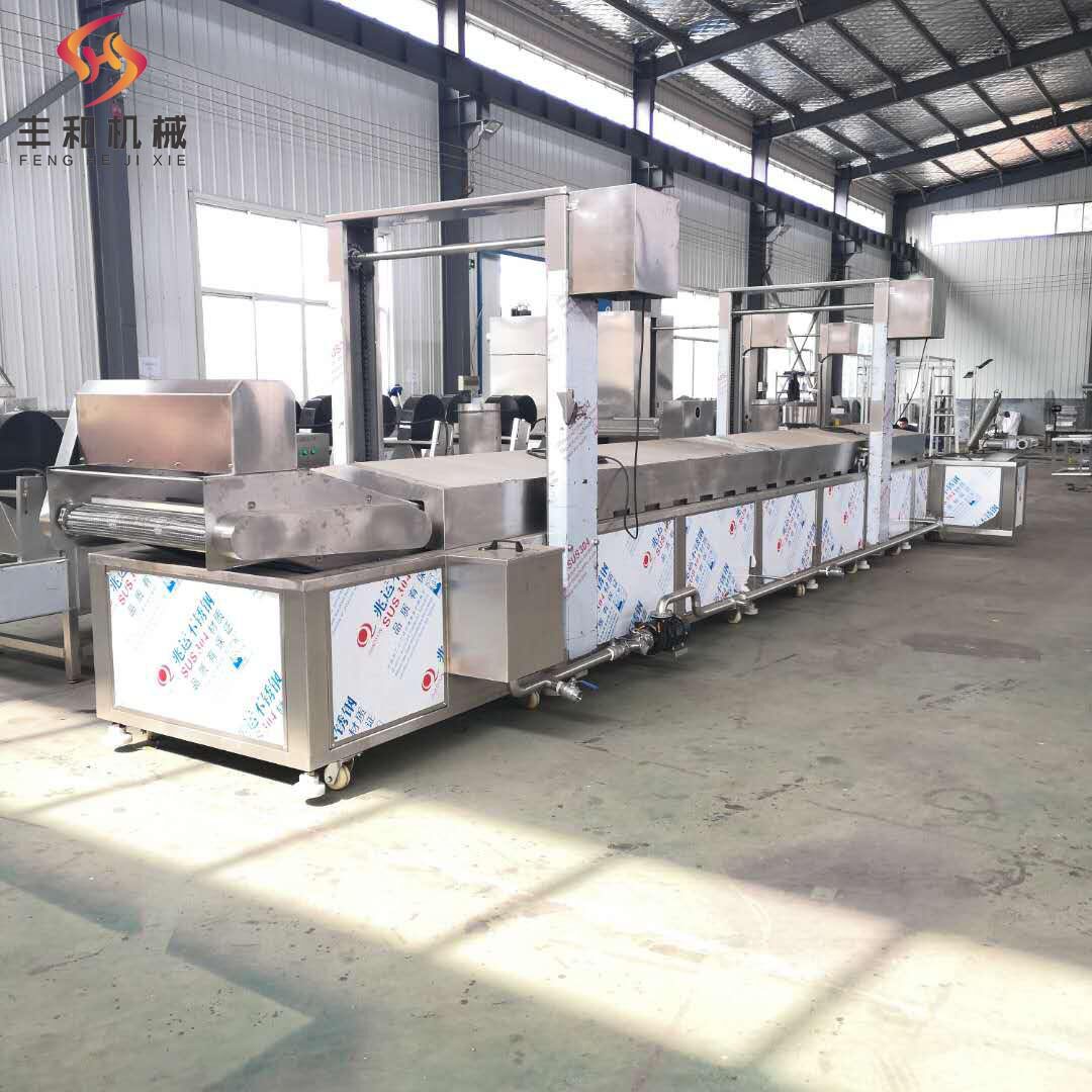 小龙虾小鱼仔鱿鱼圈挂糊油炸流水