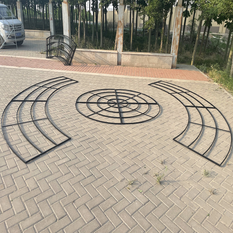新款婚庆吊顶水晶定位珠铁艺架子婚礼堂场景装饰顶部曲线布置