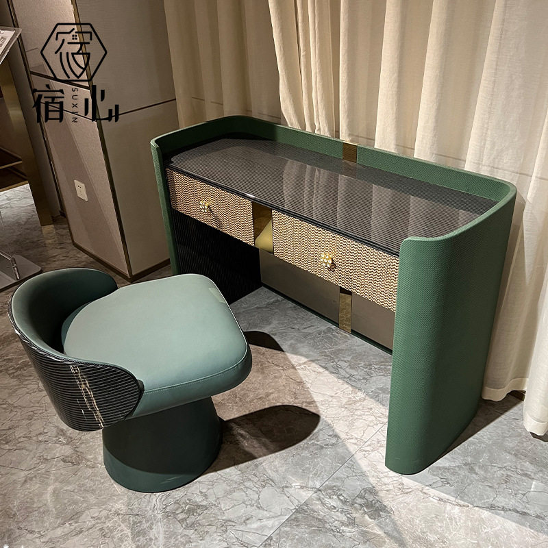 后现代意式轻奢烤漆梳妆台凳组合