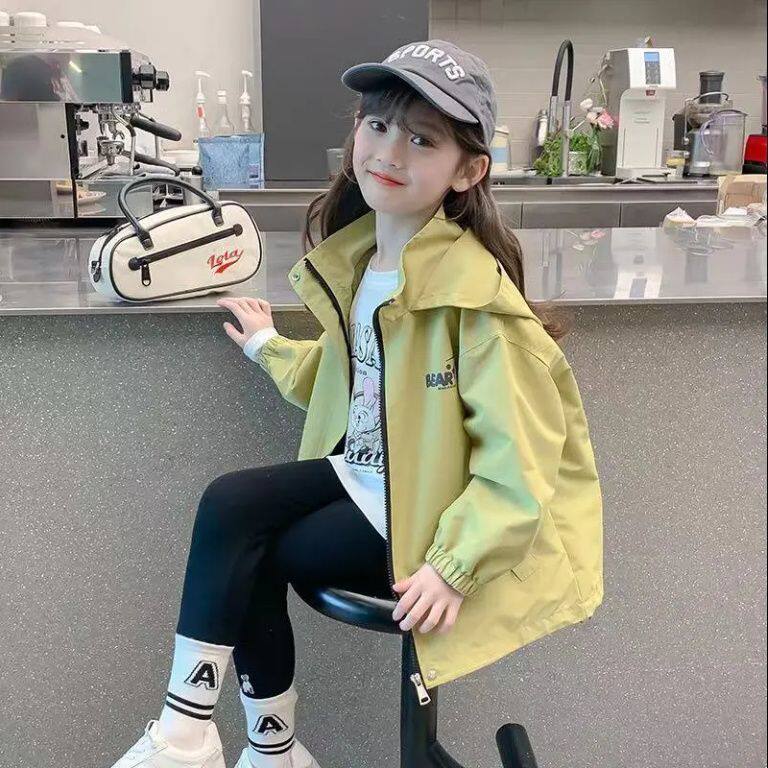 女童2026新款薄款外套衣服春秋款冲锋衣女孩春季连帽上衣儿童春装图片