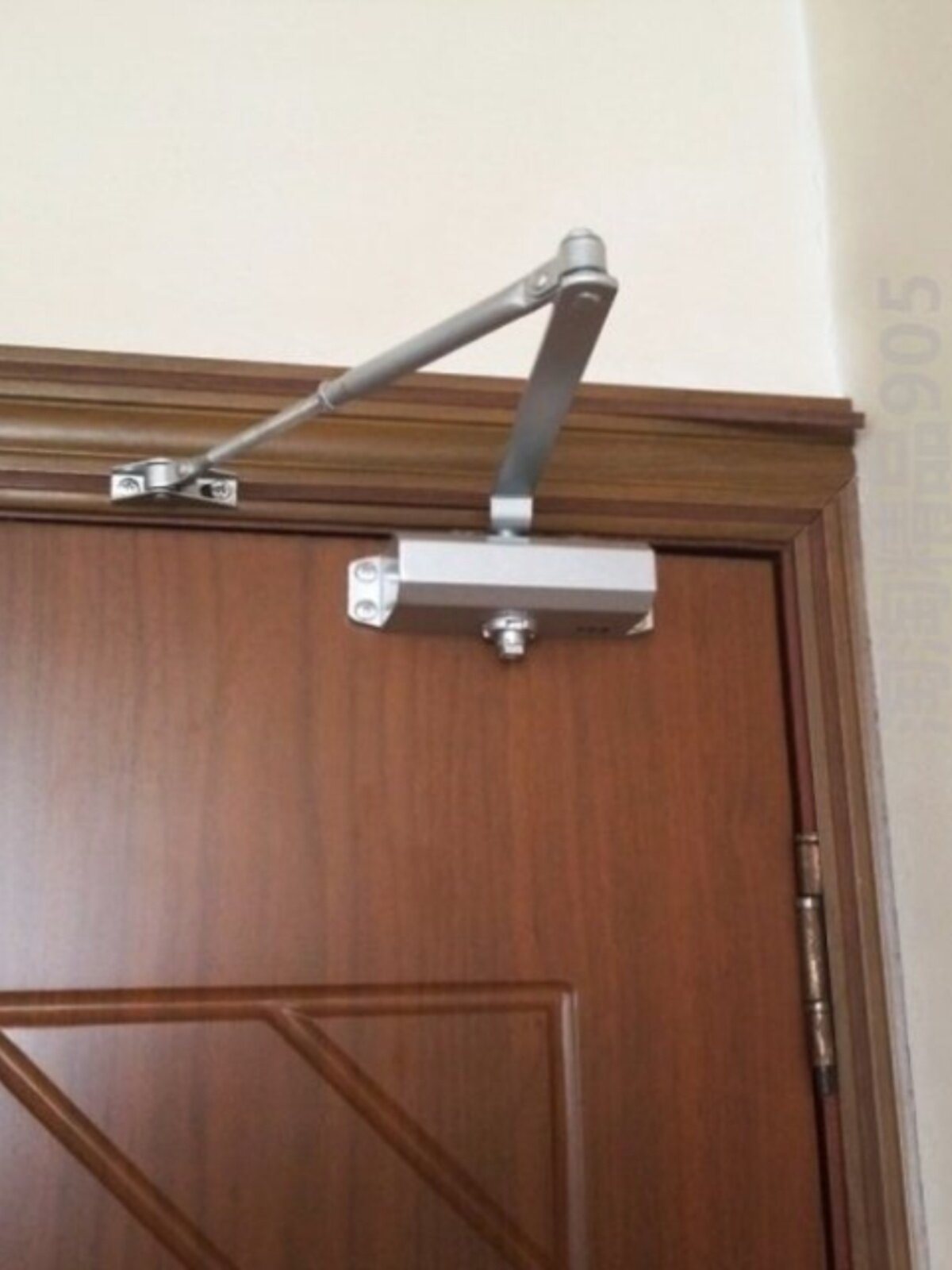 窗门自动闭合器控制闭合器配件自动开门关门器家用闭门器液压缓冲