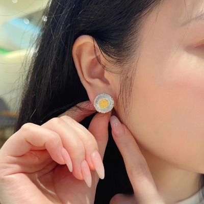 法式复古小雏菊耳钉高级感