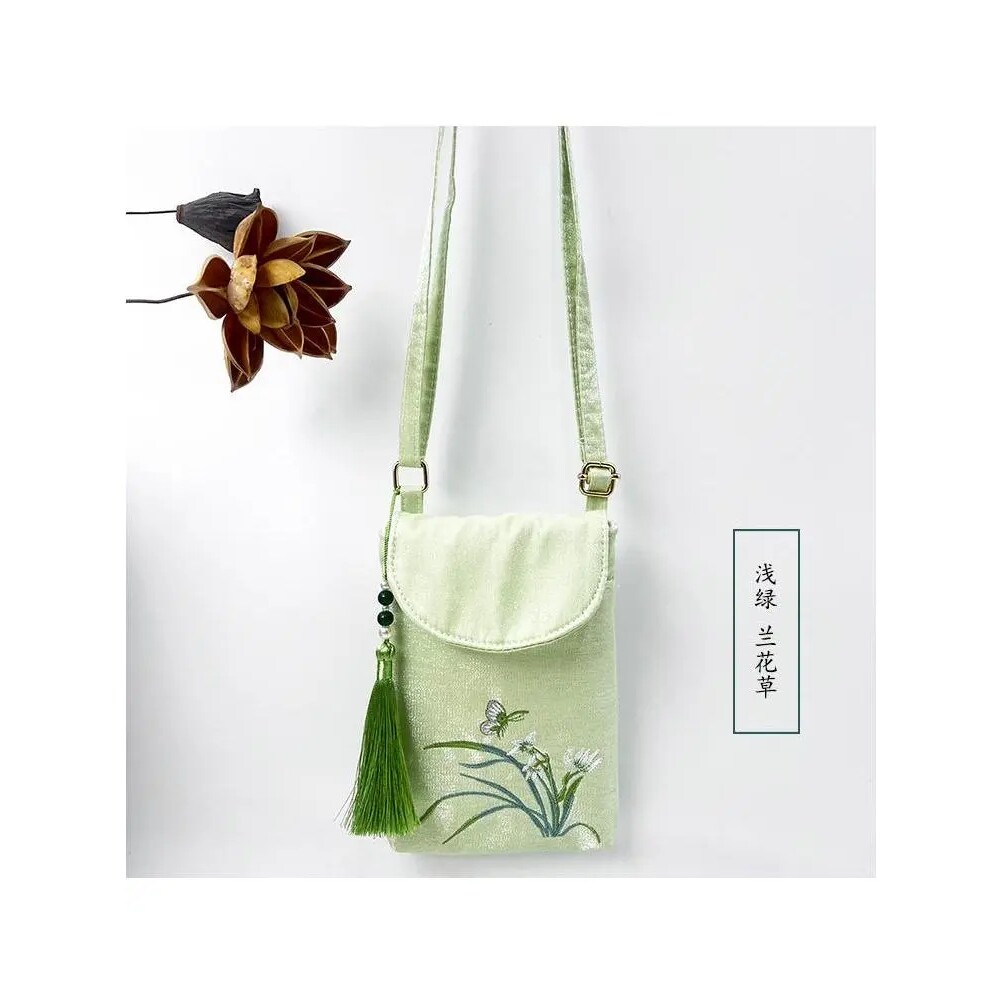 古风刺绣汉服斜挎包国风文艺百搭手机包丝缎小清新单肩可爱流苏包