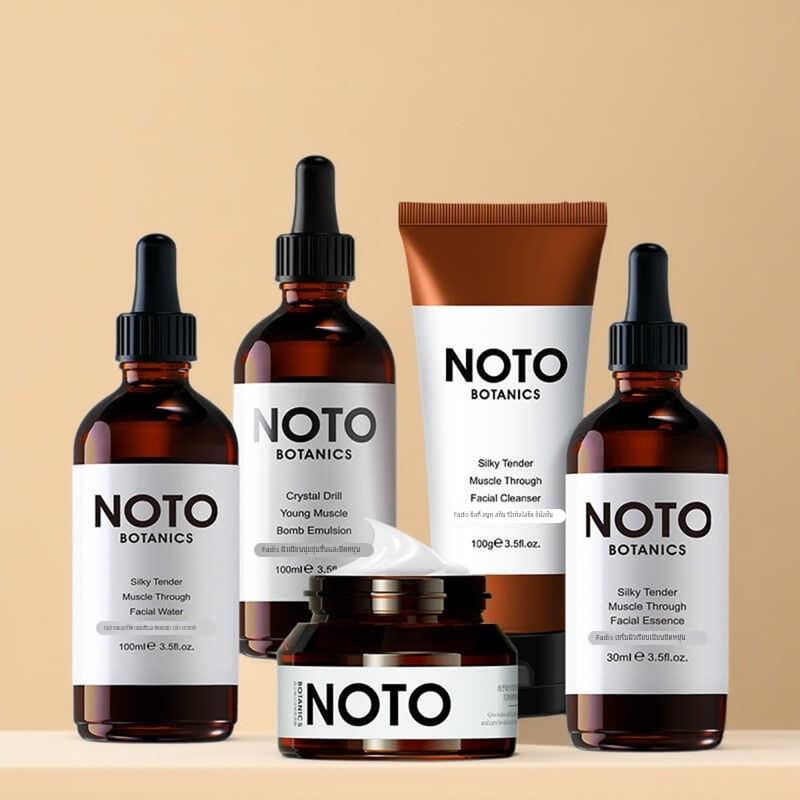 伶珑家居样板间公寓展厅卫生间卧室衣柜梳妆台护肤瓶套装饰品摆件