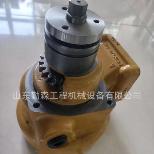 D155推土机配件6D140-7发动机水泵6261-61-1150