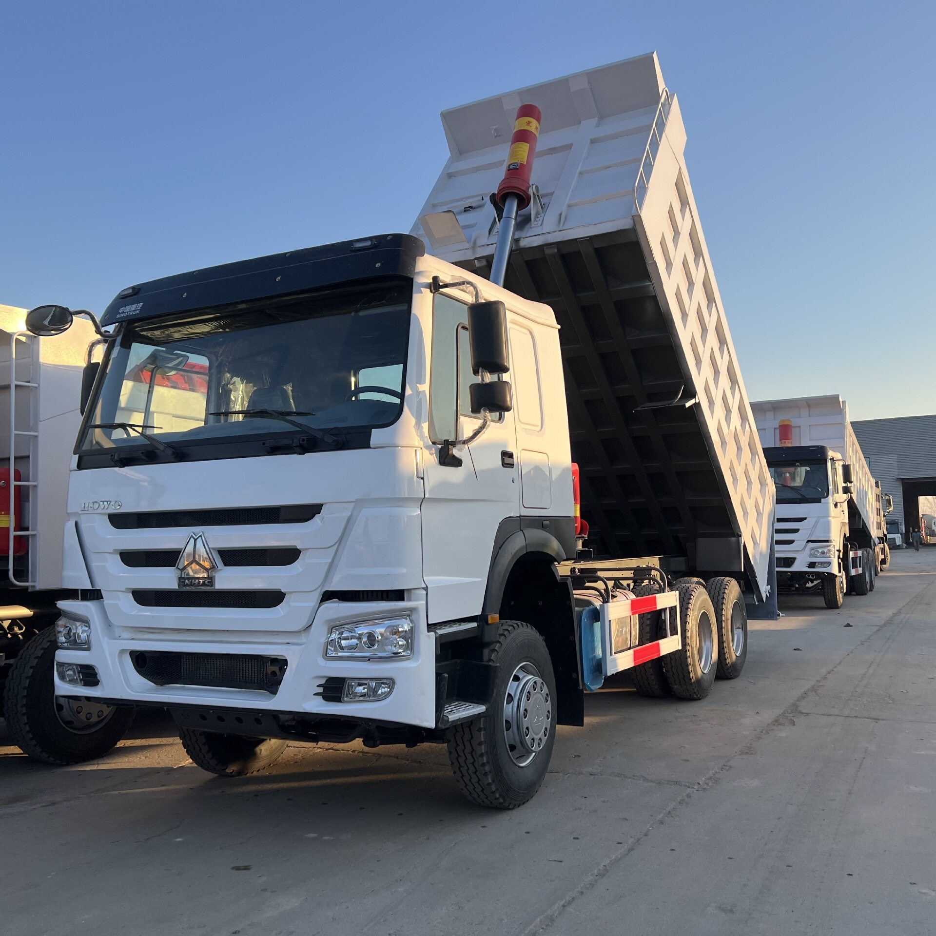 跨境中国重汽豪沃6×4自卸车371/375马力大泵翻斗车HOWO重卡后翻