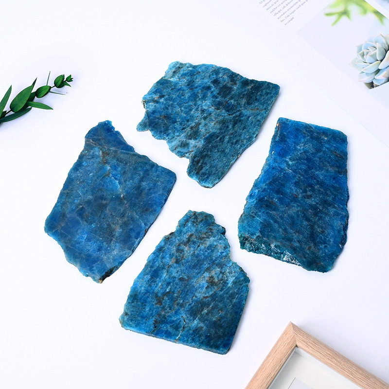 天然蓝磷灰水晶原石摆件