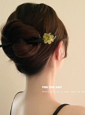 新中式绿色山茶花木簪古风发簪女盘发钗汉服旗袍高级感头饰