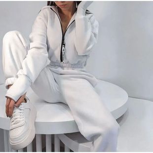 Sports hooded joined trouser suit 运动连帽连体长裤套装