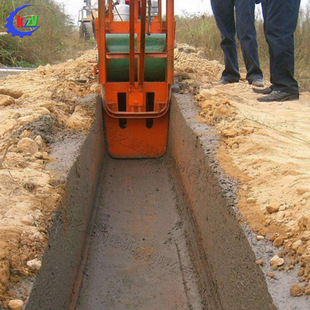 U型槽成型机现浇式水渠机 水利沟渠衬砌机机械 现浇式渠道成型机