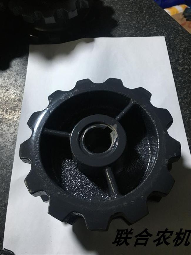 极速888收割机喂入链条传动改装C齿轮 13t 提速减轻滚筒负荷