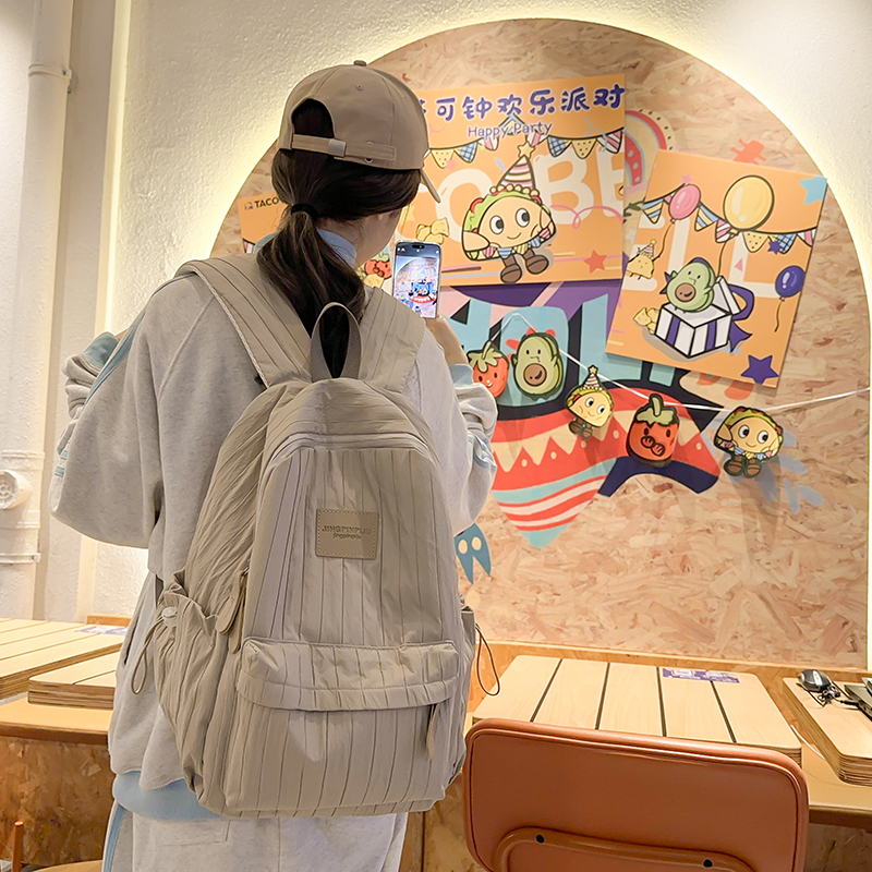 欧美复古学院风少女双肩包包女2025新款潮休闲背包大容量学生书包