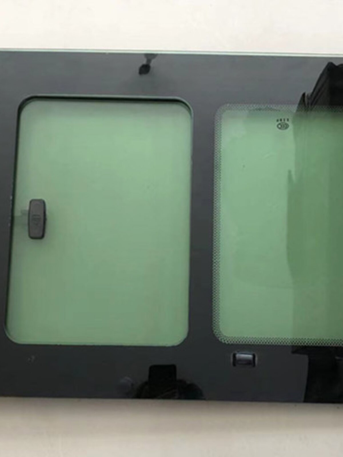 定制适用于三轮电动车半封闭直圆角侧面挡风推拉小门窗钢化玻璃