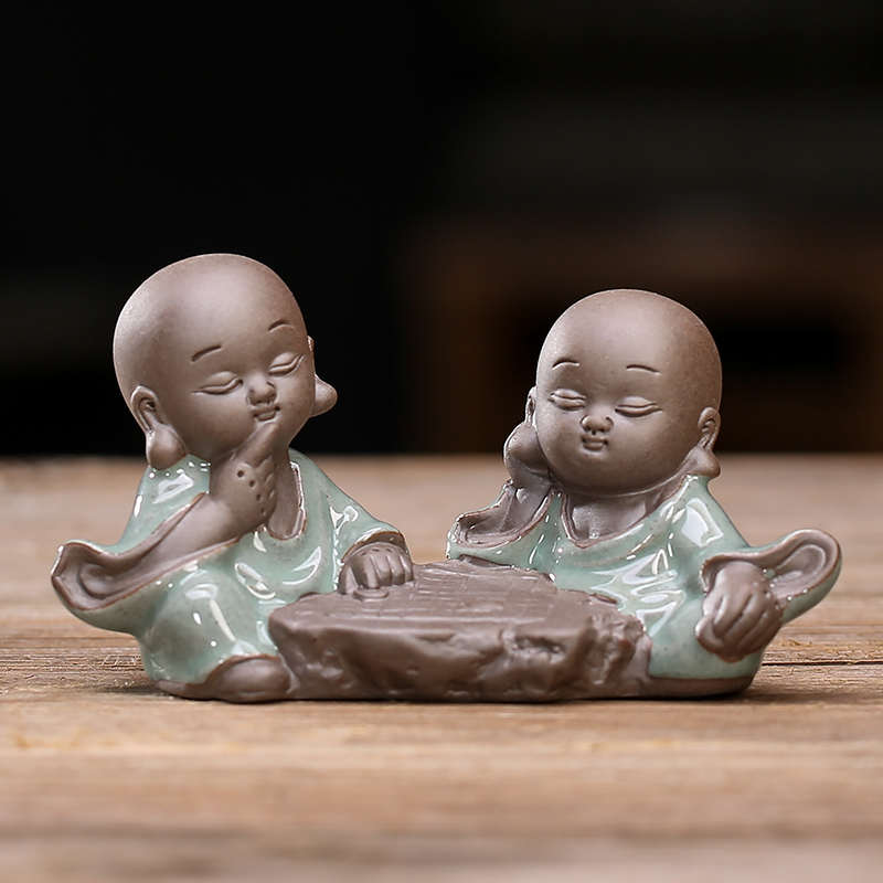 哥窑小和尚花宠下棋对弈禅意小摆件陶瓷微景观盆景造景复古装饰