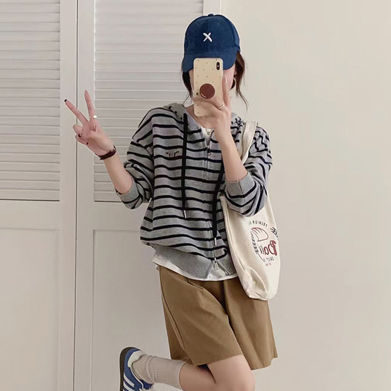 2025新款撞色条纹连帽针织开衫女